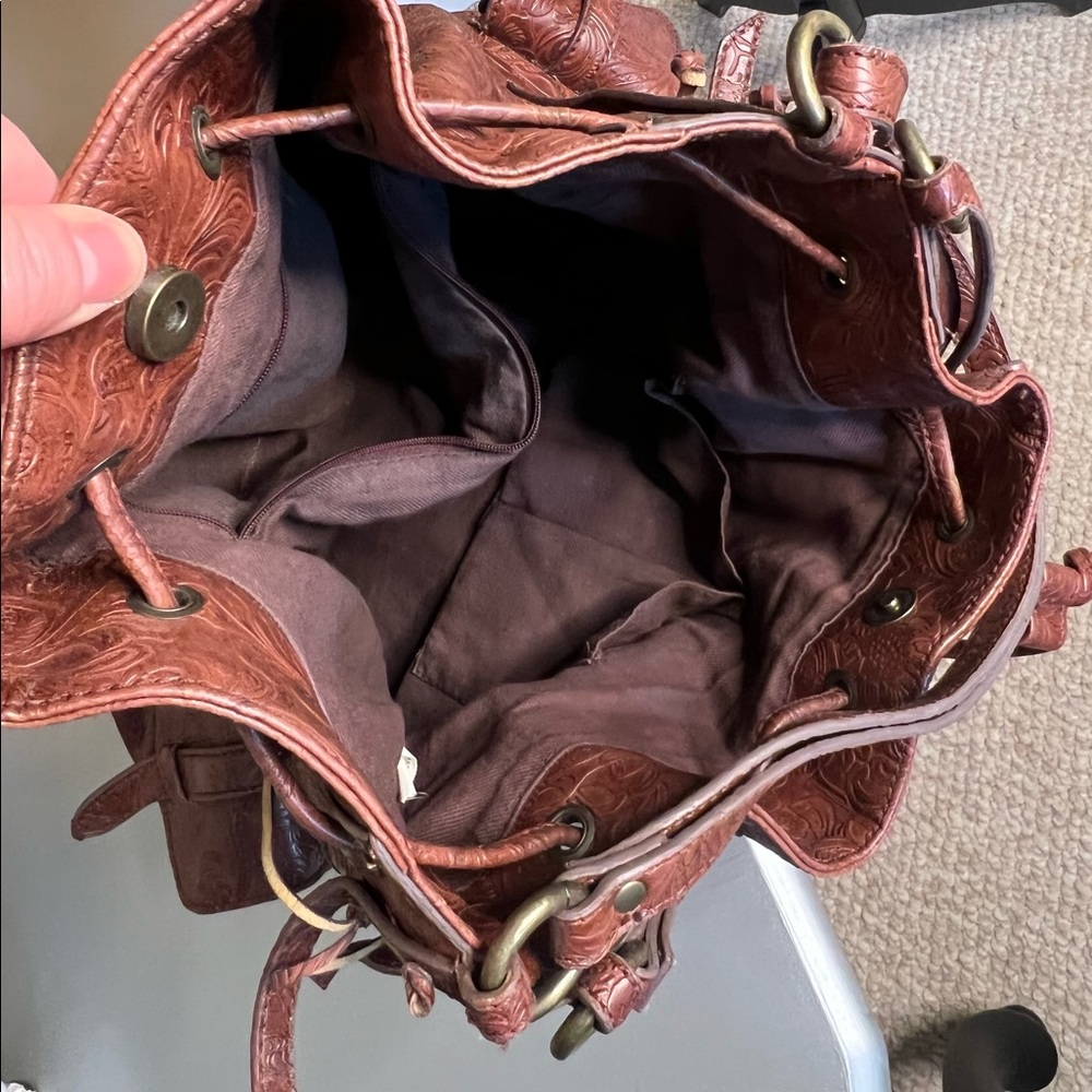Vintage embossed boho leather satchel - ROOMY - Picture 6 of 7